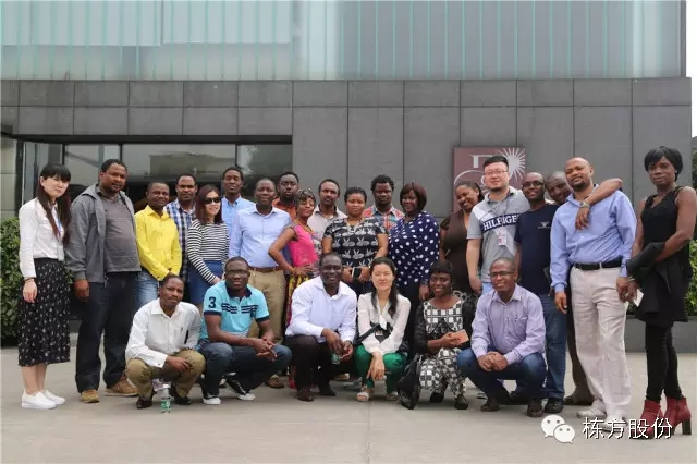 “對(duì)中國(guó)美妝產(chǎn)品的信心來(lái)自棟方！”——中山大學(xué)IMPA國(guó)際代表團(tuán)蒞臨棟方股份參觀研討