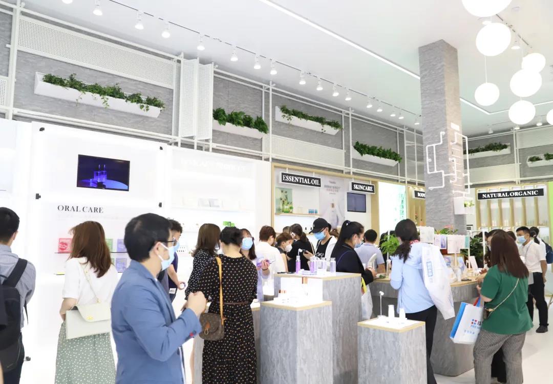 創(chuàng)意加碼 科技賦能 | 棟方股份第26屆上海美博會(huì)圓滿收官！